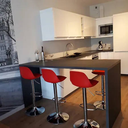 Przestronny Apartament W Centrum Poznania 아파트 *